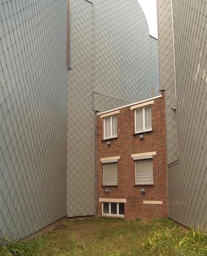Бельгиец создал Инстаграм, в котором показывает, что самые нелепые дома построены в его стране 96