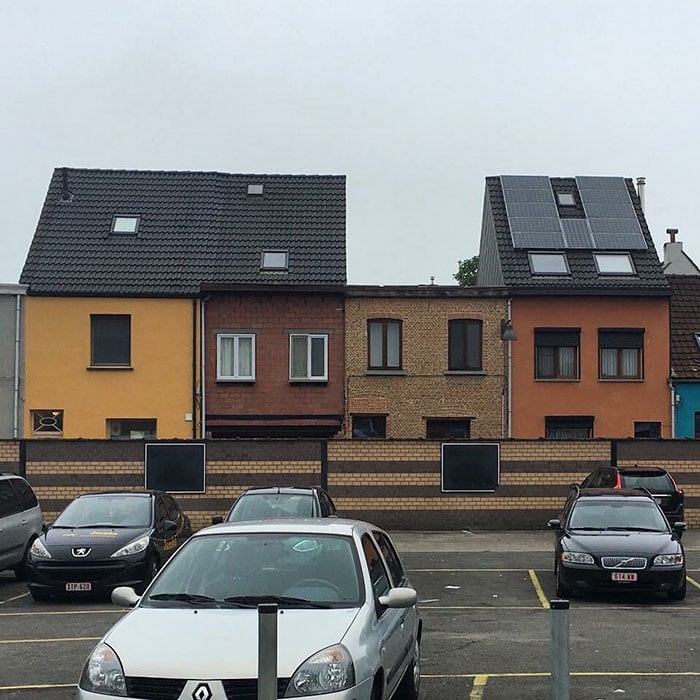 Бельгиец создал Инстаграм, в котором показывает, что самые нелепые дома построены в его стране 105