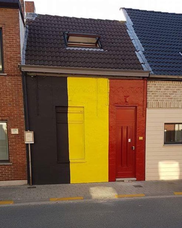 Бельгиец создал Инстаграм, в котором показывает, что самые нелепые дома построены в его стране 112
