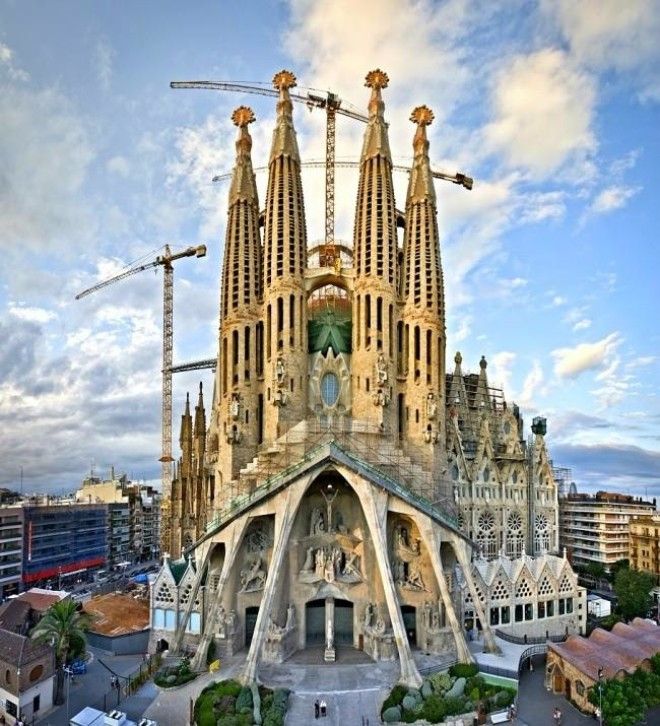 Шедевральный собор в Барселоне 16