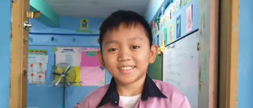 Филиппинского воспитателя детсада путают с ребёнком из-за его лица 35