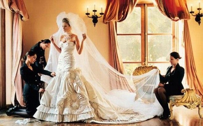 10 самых дорогих свадебных платьев 33