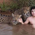 Бразильский мальчик Тьяго Силвейра живет с ягуарами!