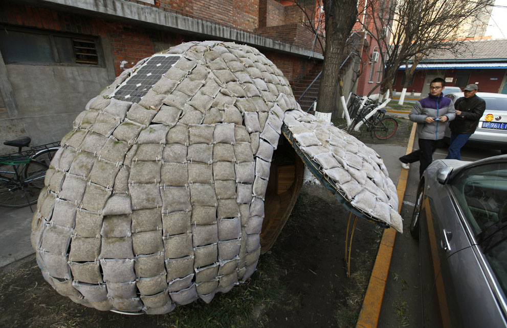 Экономный китаец построил дом-яйцо, чтобы не снимать квартиру 24