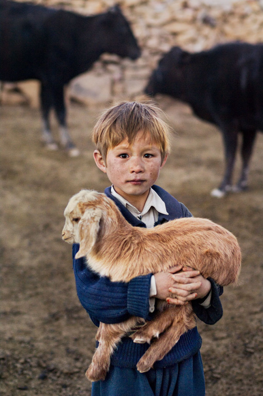 Фотограф показывает взаимоотношения между людьми и животными 104