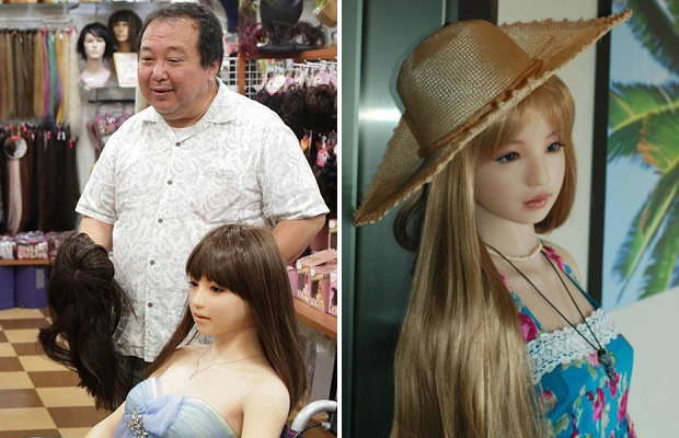 Японец стал жить с силиконовой куклой 42