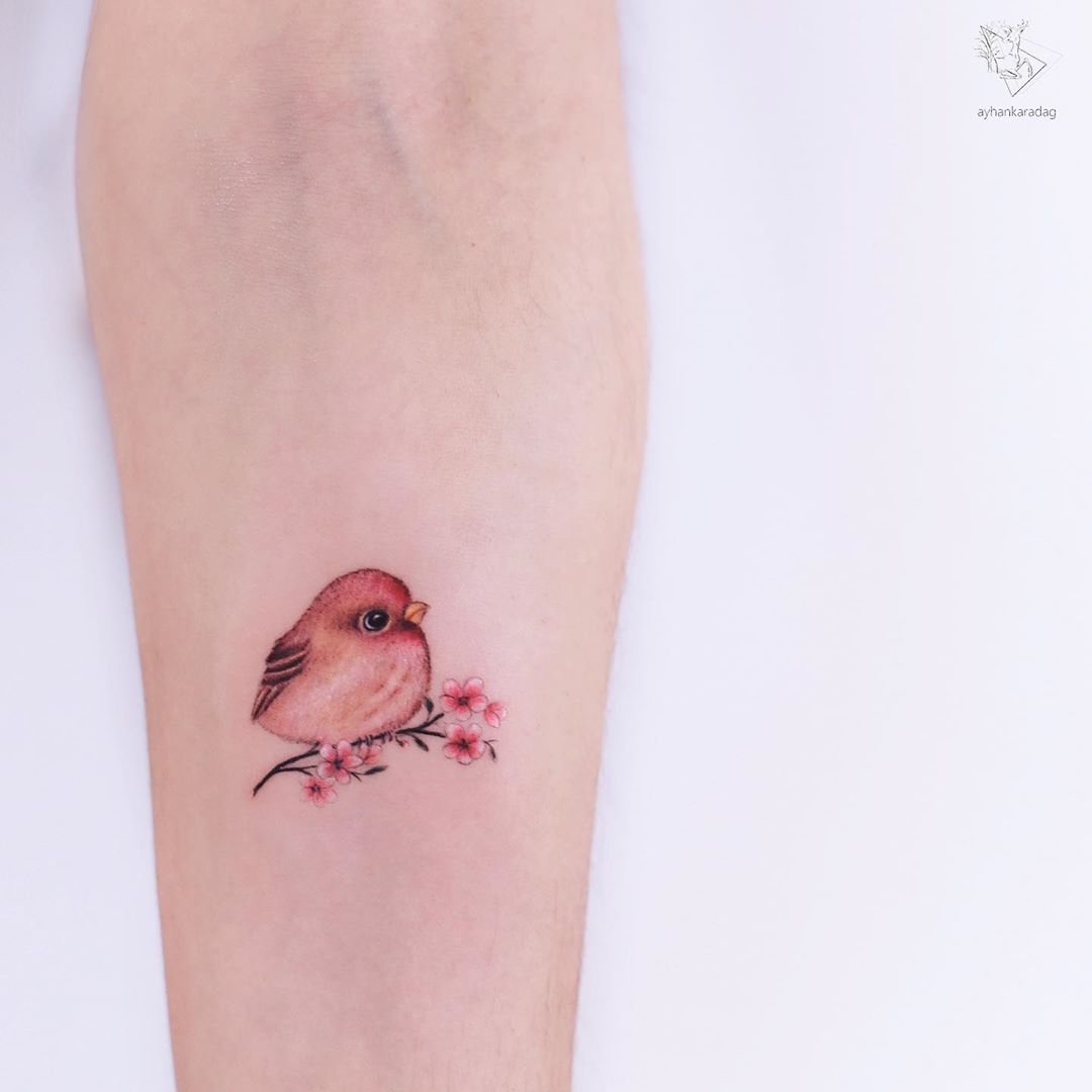 Татуировщик из Стамбула набивает на коже маленькие сказочные рисунки, запечатлевая кусочки детства 69