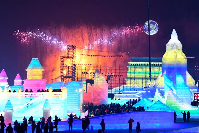 Захватывающие фото крупнейшего в мире фестиваля снега и льда в Китае 43