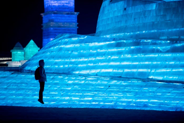 Захватывающие фото крупнейшего в мире фестиваля снега и льда в Китае 47
