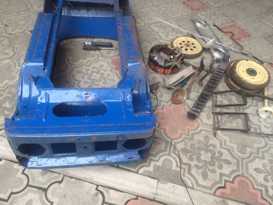 Мужчина из Нальчика ремонтирует детские машины времён СССР и возвращает их к жизни 108