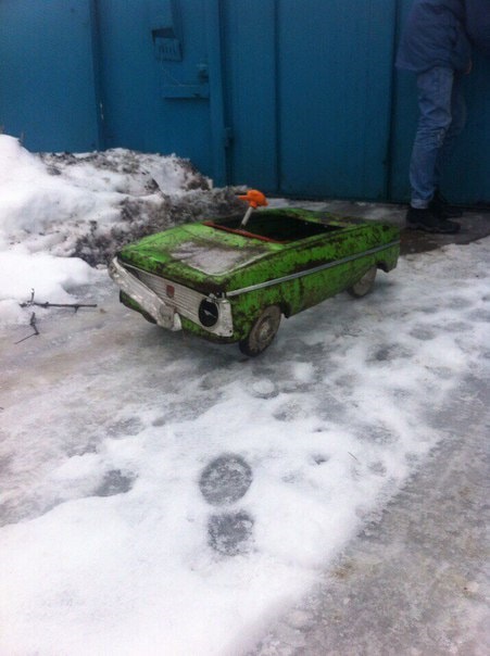 Мужчина из Нальчика ремонтирует детские машины времён СССР и возвращает их к жизни 119