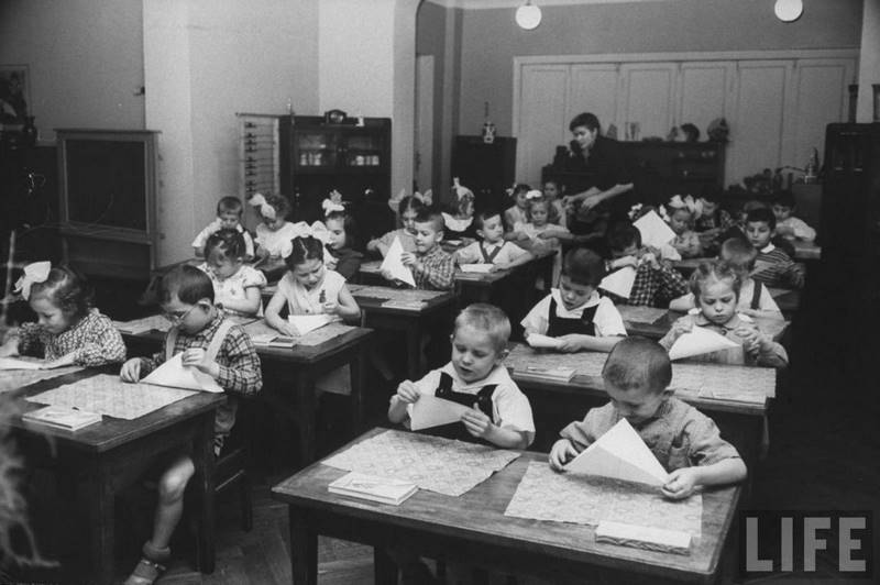 Детский сад из СССР в 1960-ом в объективе иностранного фотографа LIFE 52