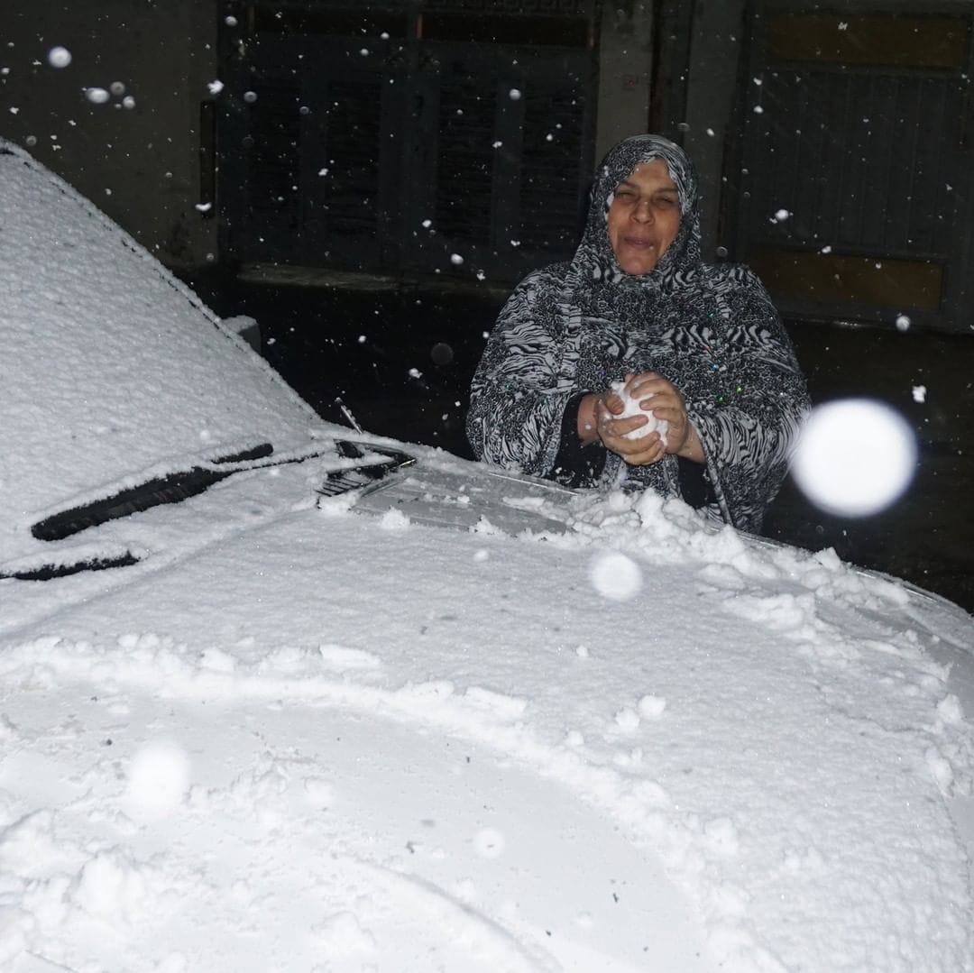 В Багдаде впервые за 12 лет выпал снег, и местные использовали его по максимуму, сделав фото со всех ракурсов! 60