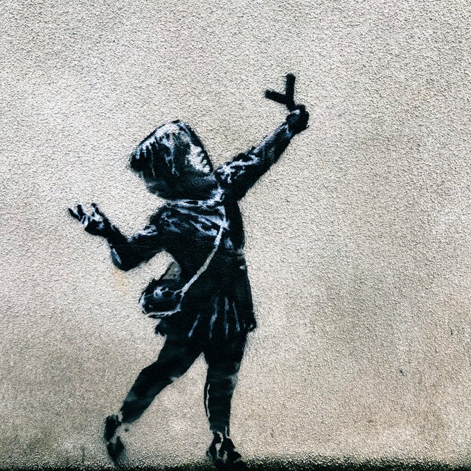 В Англии появилось граффити, посвящённое Дню святого Валентина — многие считают, что его нарисовал Бэнкси 38