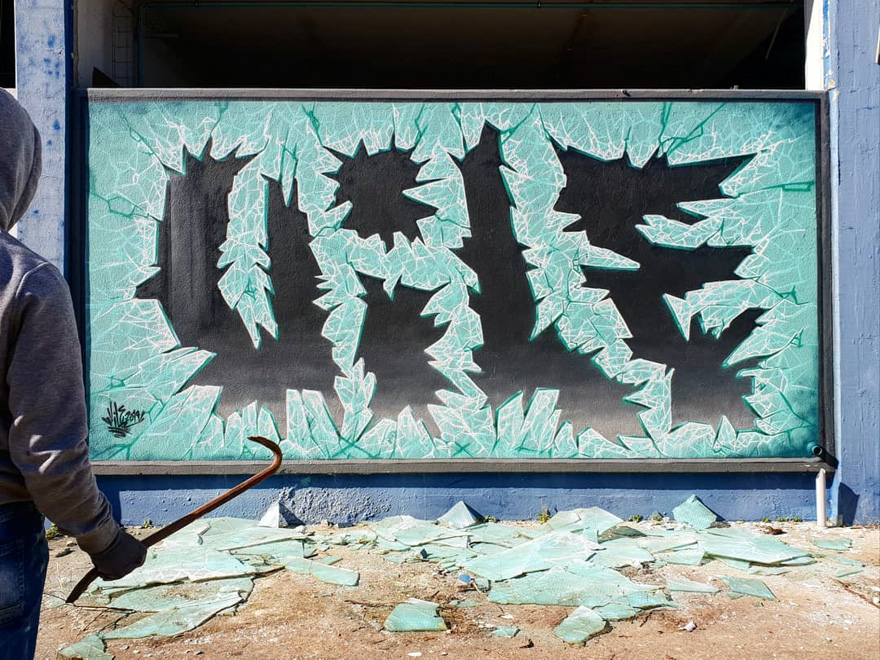 Уличный художник делает стены прозрачными, используя только краску 91