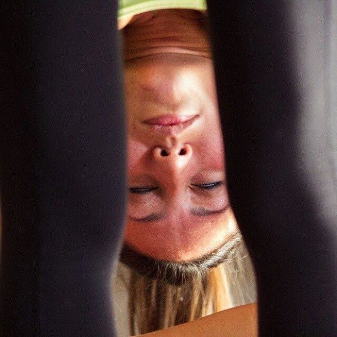 Реальное лицо йоги: фотограф снимает смешные и нелепые лица людей во время занятий йогой 46