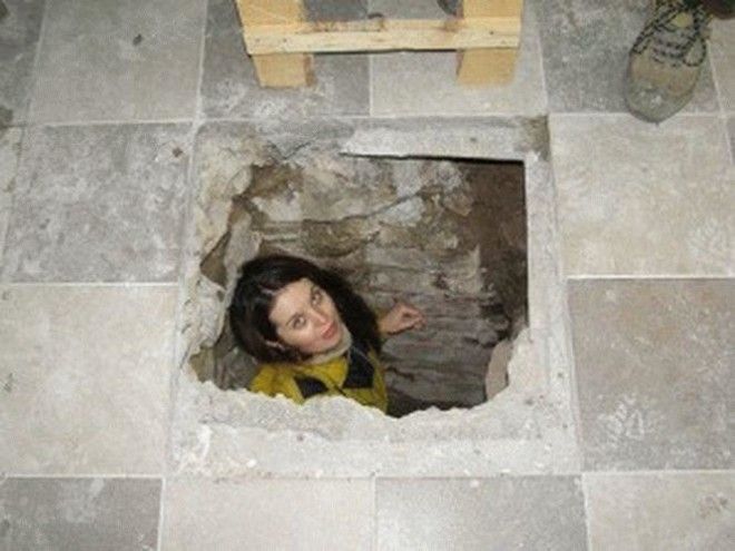 Эти люди обнаружили у себя на кухне странное подземелье 37