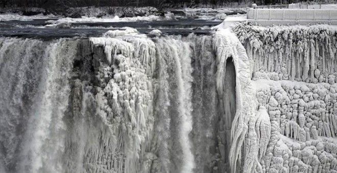 Семь самых удивительных и неправильных водопадов мира 61