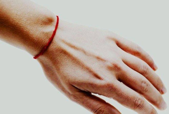 5 фактов о красной нити на руке, о которых вы не догадывались 28