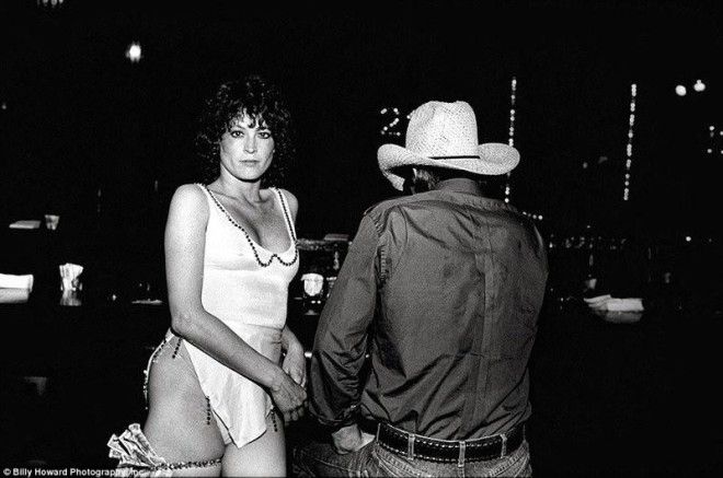 Стрип-клубы, трансвеститы и KKK: неспокойные 80-е в США в фотографиях культового фотографа 28