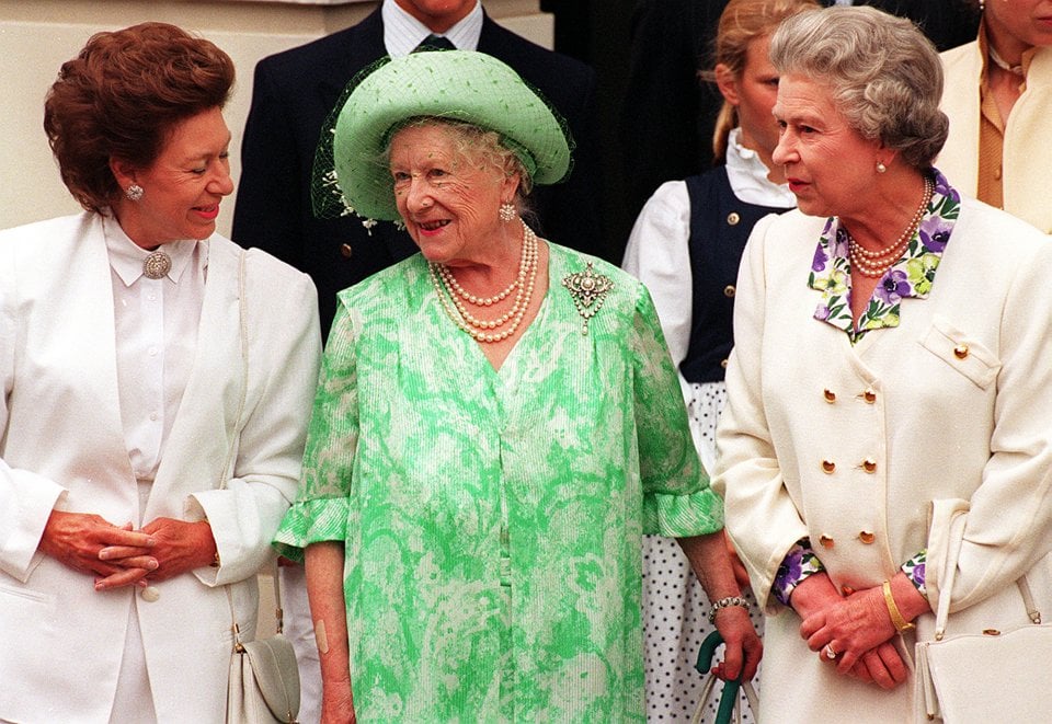 Королеве Елизавете II исполнилось 94 года: 20 фотографий из разных периодов жизни легендарной женщины 80