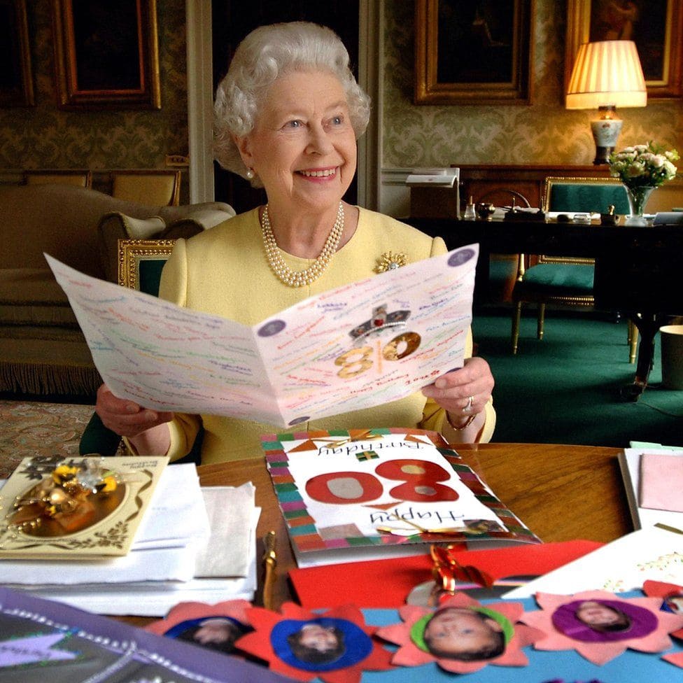 Королеве Елизавете II исполнилось 94 года: 20 фотографий из разных периодов жизни легендарной женщины 81