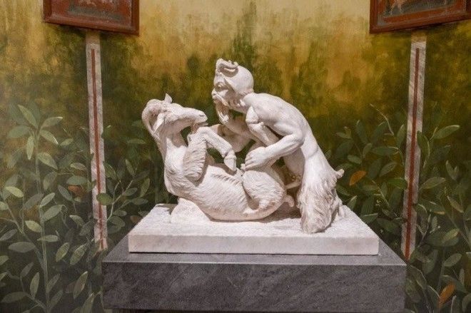 Секретный музей эротического искусства в Неаполе 36