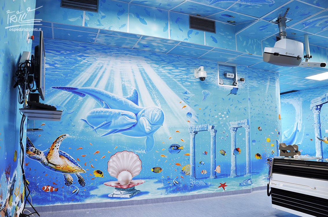 Художник расписывает больницы, чтобы поддержать пациентов и врачей. Скучные стены превращаются в сказочный мир 106