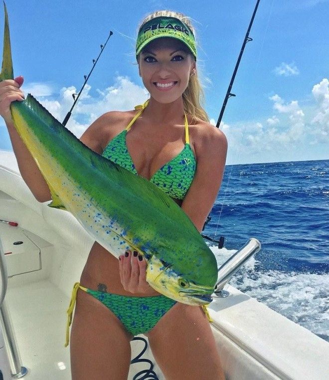 Мишель Клаватт — ошеломляющая блондинка, обожающая рыбную ловлю в бикини 43