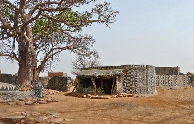 Удивительная планета: африканская деревня, где каждый дом – произведение искусств 33