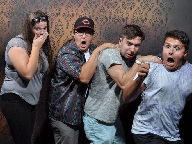 Страшно смешно: 25 эмоциональных фото из комнаты ужасов 47