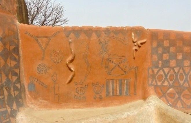 Удивительная планета: африканская деревня, где каждый дом – произведение искусств 36