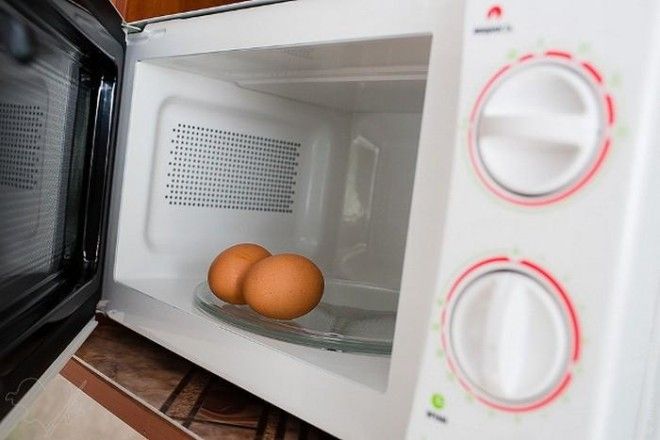 8 запретов для микроволновой печи, которые помогут сохранить здоровье и кухню 32
