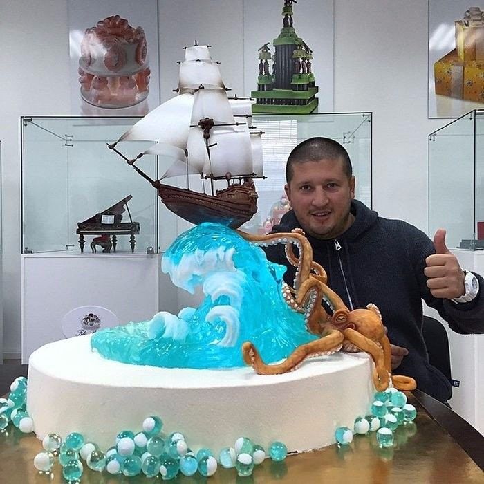 Подобный торт испекли впервые: Ренат Агзамов создал огромный торт за 8 млн. 23