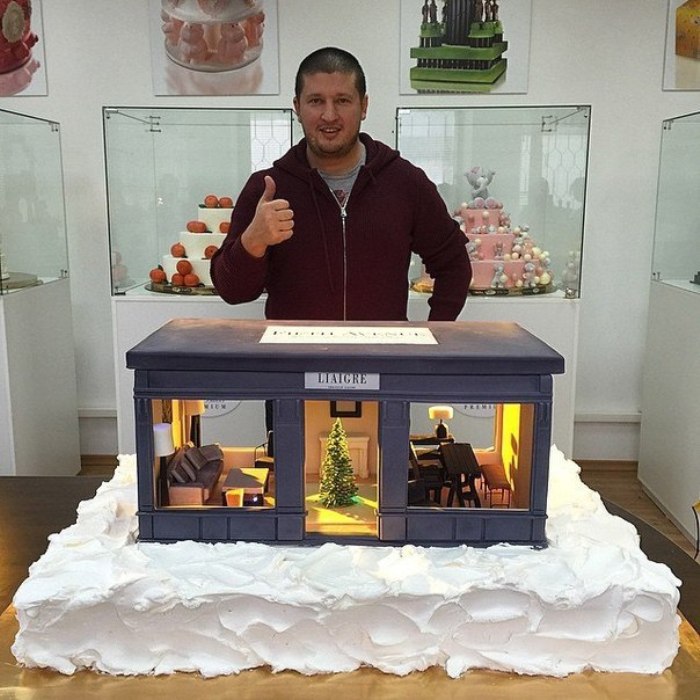 Подобный торт испекли впервые: Ренат Агзамов создал огромный торт за 8 млн. 25