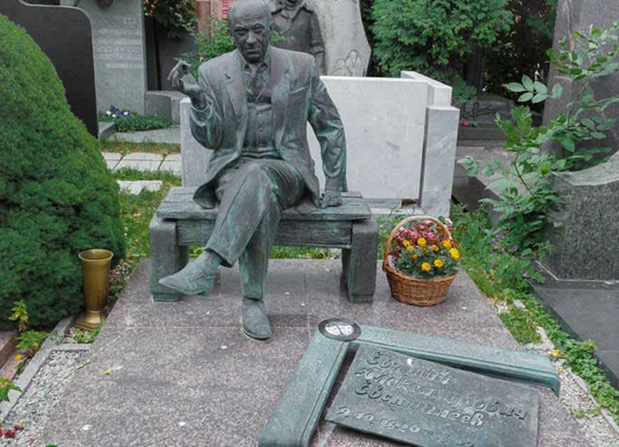 Как выглядят надгробия 15-ти известных и любимых актеров Советского Союза и России 55