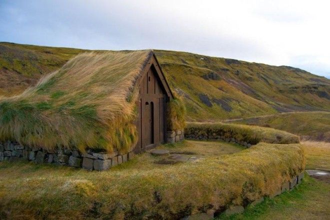 Скандинавские домики с заросшей крышей, в которых хочется поселиться немедленно 52