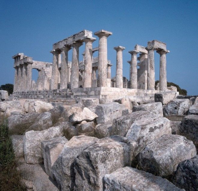Один из красивейших храмов античной Греции