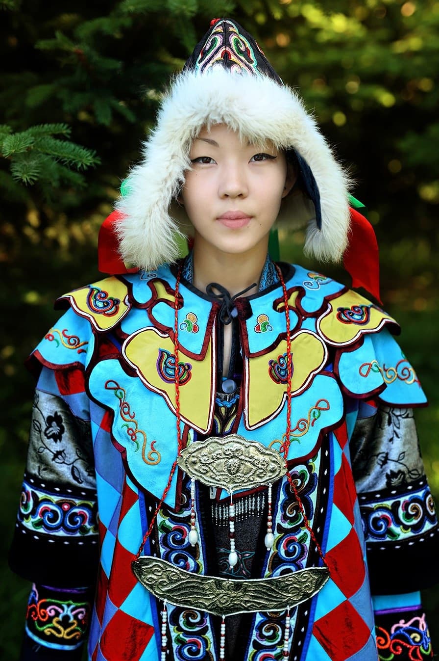 17 представителей коренных народностей Сибири: фотосессия в национальных костюмах 58