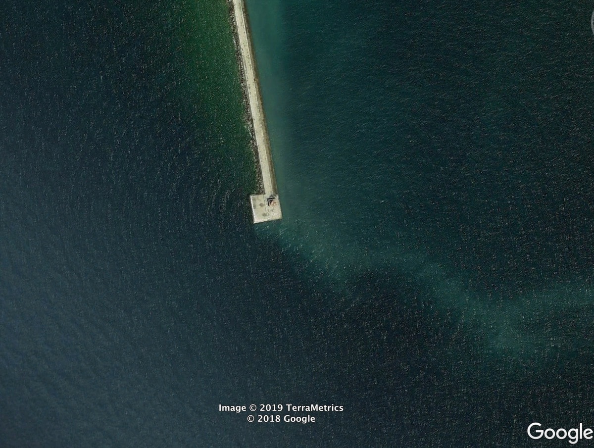 Затонувшие корабли и военные базы: парень показывает интересные места, которые он обнаружил через Google Earth 63