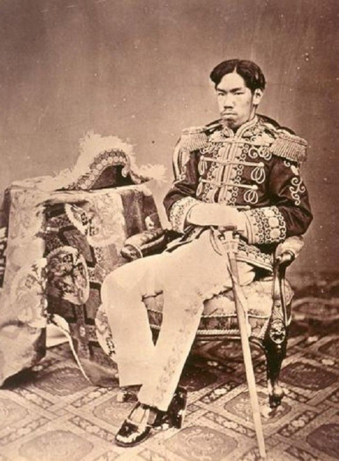 Молодой император Мэйдзи Фото ruwikipediaorg