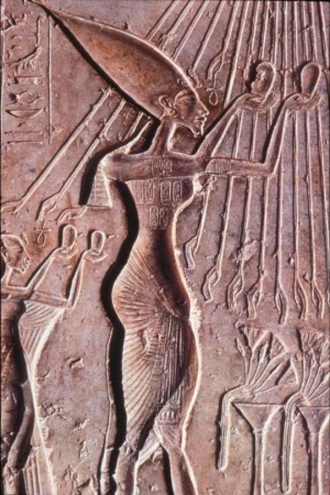Фараон Аменхотеп IV позднее Эхнатон