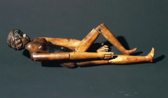 Деревяная кукла из сагкофага Крепереи Трифены