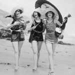 Как в XX веке девушек арестовывали за ношение коротких купальников