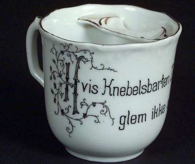 Чашка для усов в музее Norsk Folkemuseum Осло