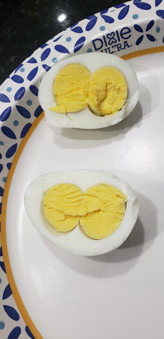 20 странных яиц необычных форм и цветов, которые способны удивить даже тех, кто их снёс 68