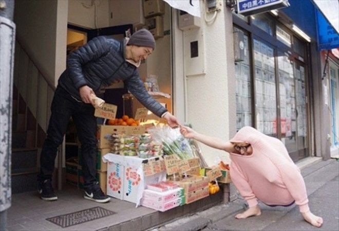 японец согреться при попомщи одного свитера холотдно