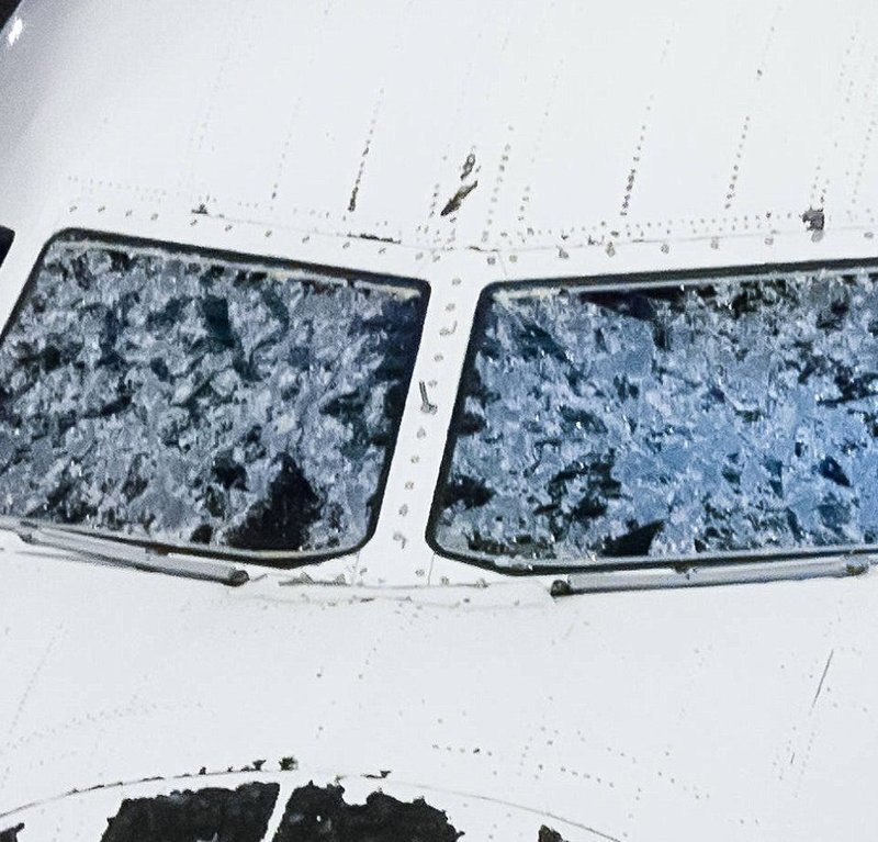 15 фотографий, сделанные после приземления самолетов, — ни один пассажир не захотел бы об этом знать 49