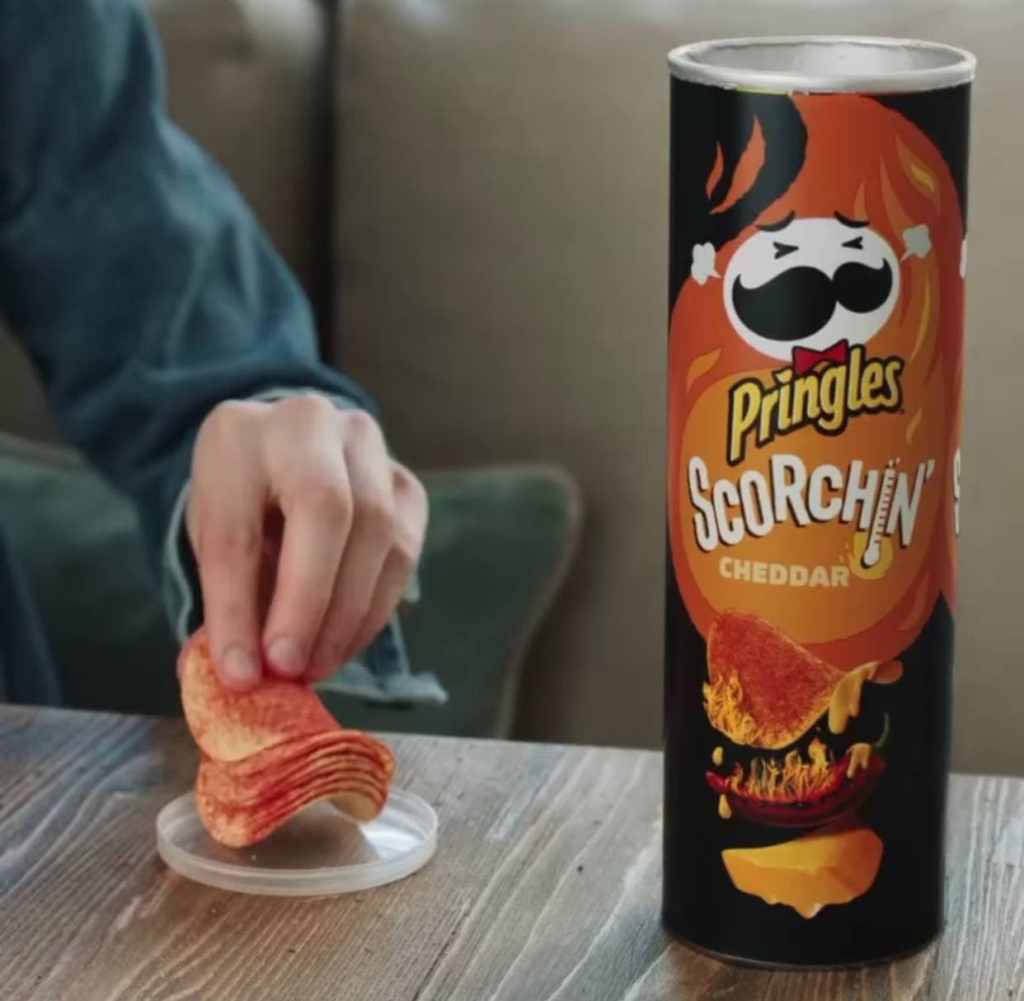 Чипсы Pringles впервые за 20 лет решили обновить дизайн упаковки и вот что получилось 20