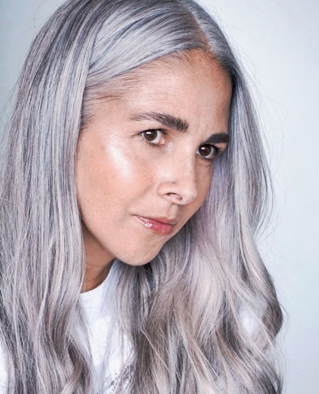 19 фотодоказательств того, что седина способна красить женщину, если у нее хороший парикмахер 65